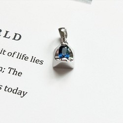 Eli Jewelry義大利進口正18K金 璀璨時尚三角造型藍寶石18K白金墜頭墜子 附金飾保證卡精美禮物包裝 生日禮物 第1張的照片