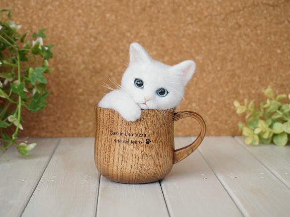 マグカップ猫＊羊毛フェルト＊白猫＊置物 1枚目の画像