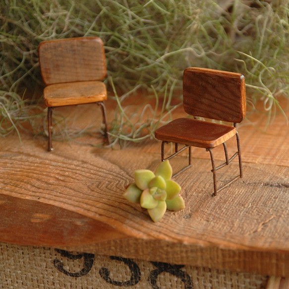 木製の椅子 - 手作りの木と鉄。 1枚目の画像