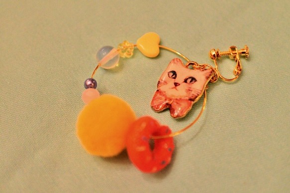 單邊耳環:貓咪愛甜點 第1張的照片