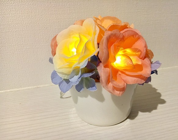 moetto 薔薇と紫陽花のパステルカラーLEDインテリアフラワーライトナイトランプお花 1枚目の画像