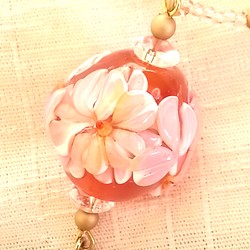 デコラティブなとんぼ玉～八重桜のネックレス 1枚目の画像