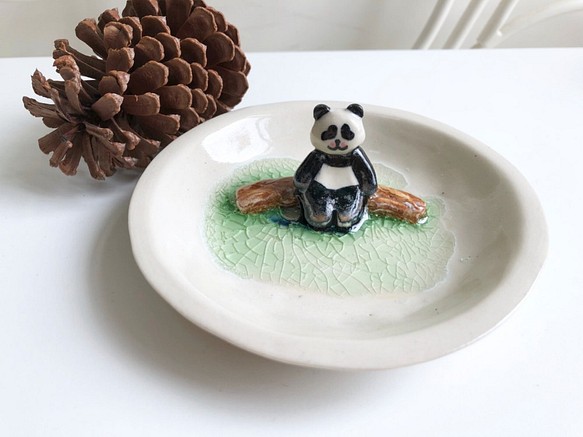 桌上風景 懶惰熊貓陶瓷飾物碟 第1張的照片