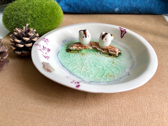桌上風景 陶瓷樹上小松鼠飾物碟 第1張的照片