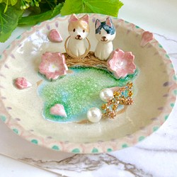 桌上風景 櫻花小狗夫婦陶瓷飾物碟 第1張的照片