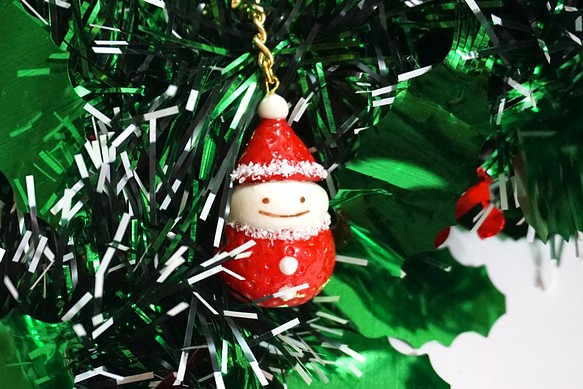 聖誕草莓小精靈鑰匙扣 | 仿真甜點黏土製飾物 聖誕禮物 接單製作 第1張的照片