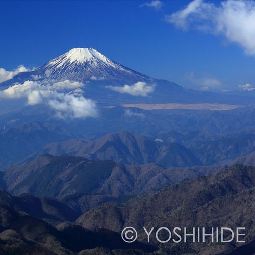 額装写真】塔ノ岳から望む富士山 写真・グラフィック ARA 通販｜Creema