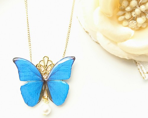 鮮やか～ 大きなモルフォ蝶のネックレス ネックレス・ペンダント La