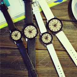黒と白メンズレディース星形秒針のおしゃれ腕時計 腕時計 ルナ 通販 Creema クリーマ ハンドメイド 手作り クラフト作品の販売サイト