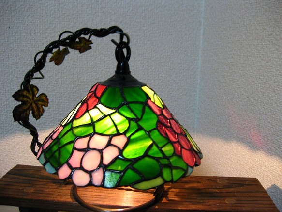 ステンドグラス　葡萄のランプ 1枚目の画像