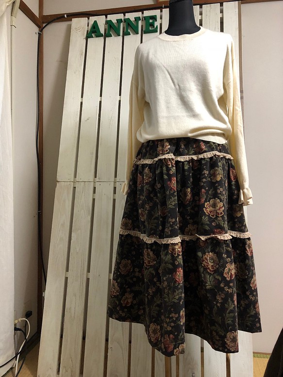 【YUWA花柄】コーデュロイ三段ティアードスカート 1枚目の画像