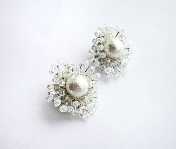 ♡婚禮♡棉珍珠和珠子蕾絲花瓣耳環 第1張的照片