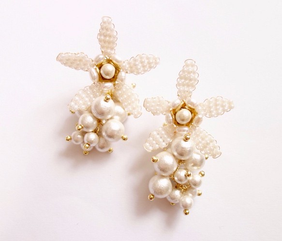 【免費送貨】珠子花和棉珍珠卷耳環 第1張的照片