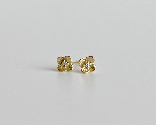 K18片耳ピアス 紫陽花と雫 ピアス（スタッド・一粒） Mitu 通販