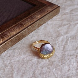 月と真珠の指輪　-B-　本金箔／真鍮　k16gp　フリーサイズリング　r-92-5 1枚目の画像