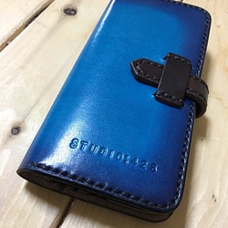 本革手染めブルーアンティークスマホカバーiPhone6.7.8.SE2 1枚目の画像