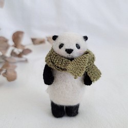 可愛熊貓保暖圍巾羊毛氈 第1張的照片