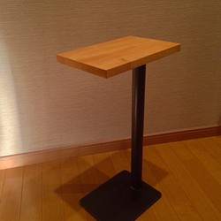 アイアン サイドテーブル インダストリアル ベッドテーブル パイン色/スリム/ソファー/ベッド 1枚目の画像