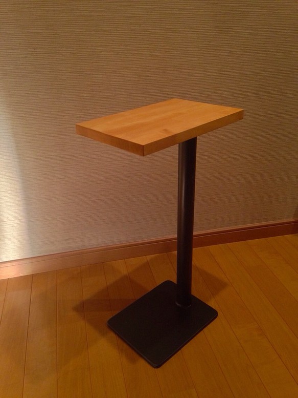 アイアン サイドテーブル インダストリアル ベッドテーブル パイン色/スリム/ソファー/ベッド 1枚目の画像
