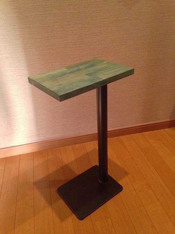 アイアン サイドテーブル インダストリアル ベッドテーブル ビンテージグリーン 色 1枚目の画像