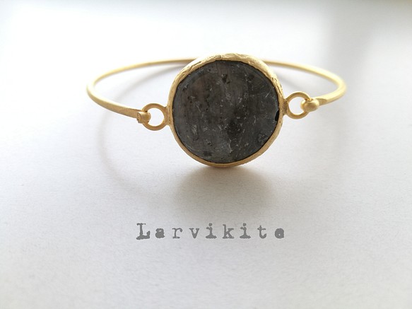 Larvikite』の世界でひとつの天然石ブレスレット ブレスレット ...
