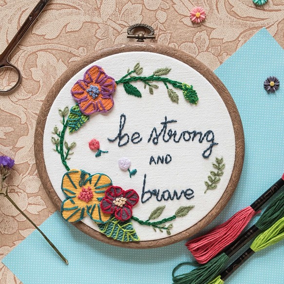 3D Embroidery Flower Hoop Art Gift - "be strong and brave" 1枚目の画像