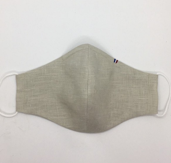 リネン立体マスク  アイスグレージュ フィルターポケット付き トリコロール刺繍入り 1枚目の画像