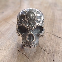 純銀 雕紋骷髏戒指 -  手工製作 頭頂圖騰可客製化 第1張的照片