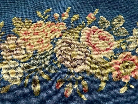 ヴィンテージのニードルポイントパネル 刺繍布 手刺繍 プチポワン 薔薇