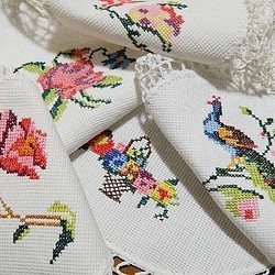 ＊クロスステッチ刺繍とクロシェのヴィンテージドイリー６枚