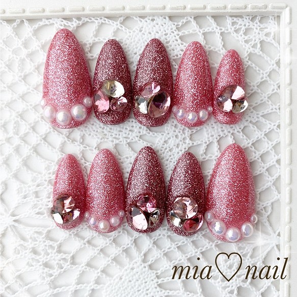 2種類のピンクラメを使った可愛いネイル ネイルチップ ネイルシール Mia Nail 通販 Creema クリーマ ハンドメイド 手作り クラフト作品の販売サイト