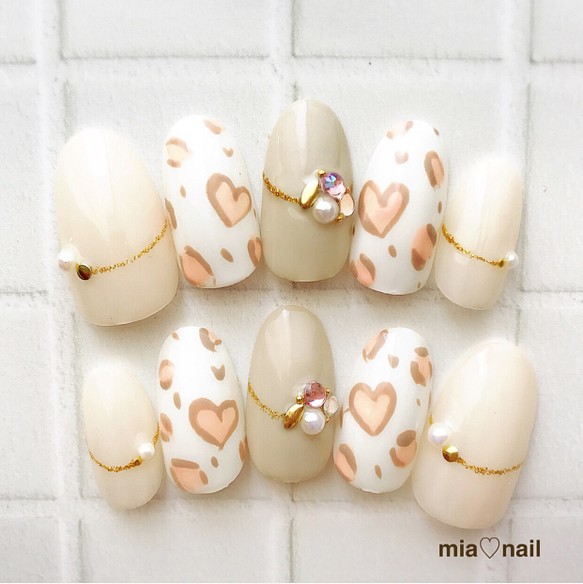 大人可愛いハートヒョウ柄ネイル ネイルチップ ネイルシール Mia Nail 通販 Creema クリーマ ハンドメイド 手作り クラフト作品の販売サイト