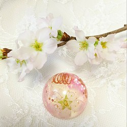 桜の【幸運・浄化】オルゴナイトのお守りヘアゴム 1枚目の画像
