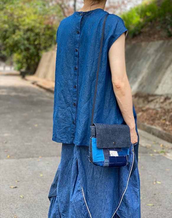 手工制多用途拼布藍染包，可作單車前包，腰包，側背包 第1張的照片