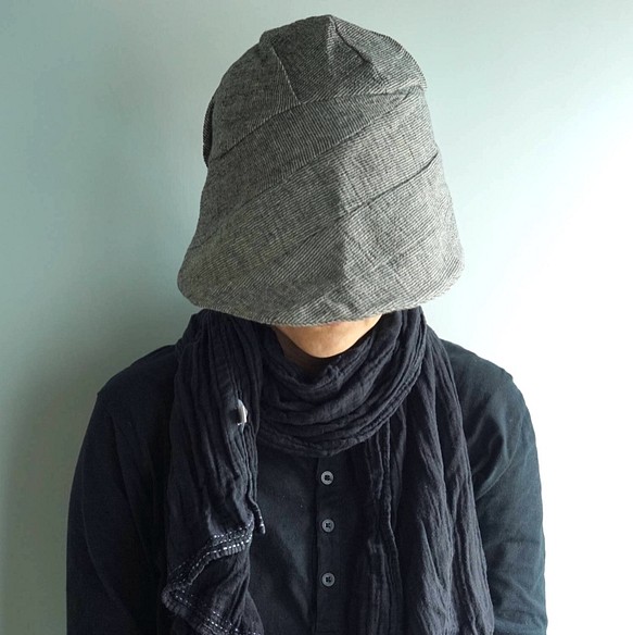 灰色條紋棉布帽 第1張的照片