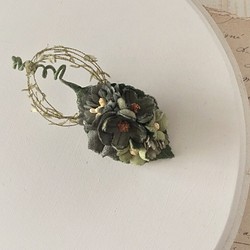 染め花のミニ2way(葉付き、グリーン) 1枚目の画像