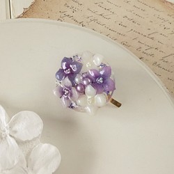 染め花を樹脂加工した紫陽花のポニーフック(パープル) 1枚目の画像