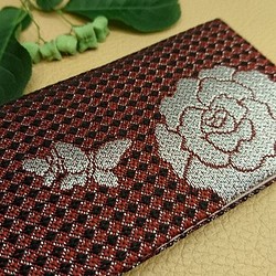 絹織物西陣織名刺・カード入れ 黒赤地薔薇に蝶々銀糸　中地ピンク 1枚目の画像