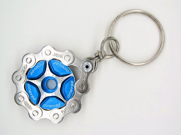 Bike Chain Key Chain with Colored Top Cap blue 第1張的照片