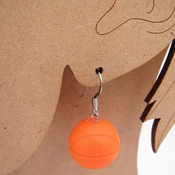 basketball ear ring orange 第1張的照片