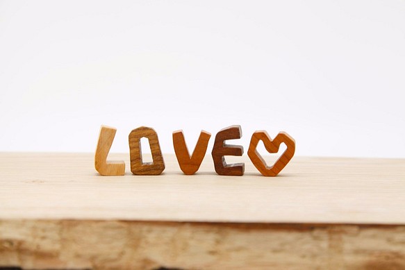 木のアルファベット・シリーズ『LOVE♡』 1枚目の画像