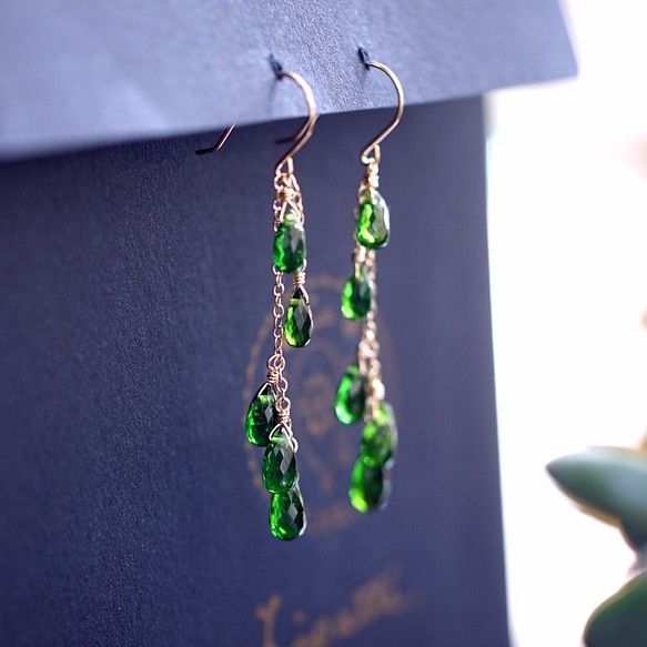 Pierced Earring with Chrome diopside outlet 第1張的照片