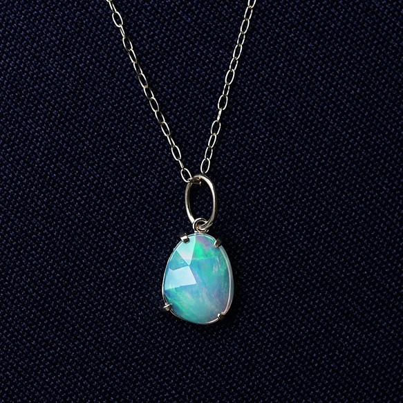 K10 40cm Necklace with Opal. 第1張的照片
