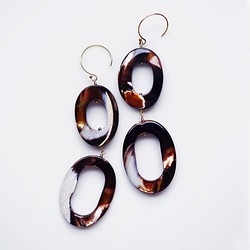 14KGF Pierced earring with mother of pearl 第1張的照片