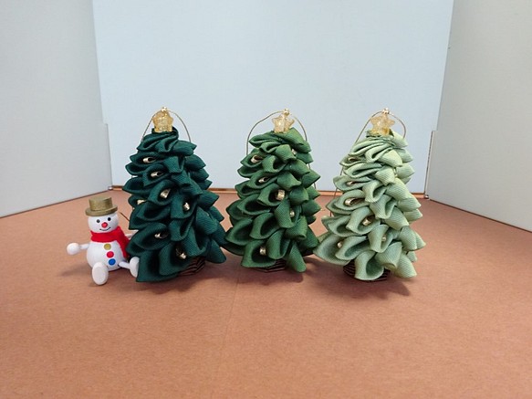 リボンレイのクリスマスツリー ナチュラルグリーン＜送料込＞ 1枚目の画像