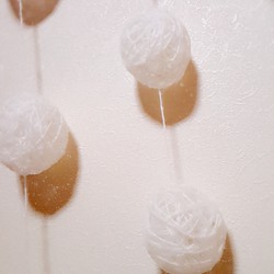 毛糸のボールのガーランド 1枚目の画像