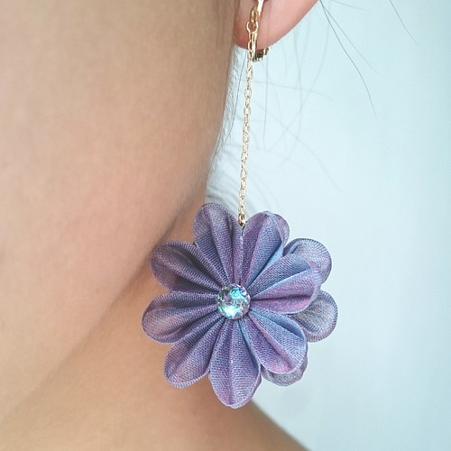 日差しに陽炎の花*つまみ細工のイヤリング・ピアス* シルク