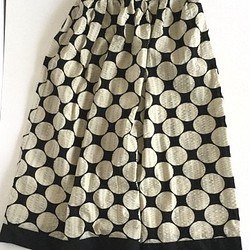 水玉プリントのタックギャザースカート 1枚目の画像