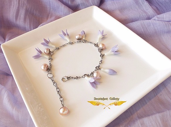 mimetic clay flower手工飾品系列~矢車菊+紫色淡水珍珠+不鏽鋼 手鍊 第1張的照片