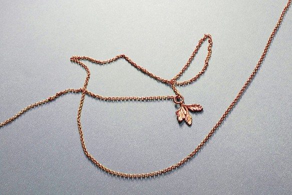 小さなシダの葉のネックレス、赤い銅の手作りの花飾り、シンプルな本物のシダの銅のネックレス#LUNALUNA 1枚目の画像